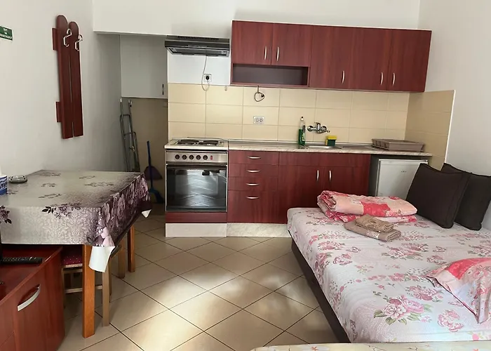 Lägenhet Mladenovic Smestaj *